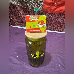 Grinch Sipper & Straw - Festive Green Mug